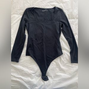 Long-Sleeve Cotton Seamless Fabric Squareneck Bodysuit